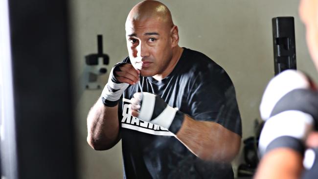 Alex Leapai prepares for his upcoming fight. Picture: Annette Dew