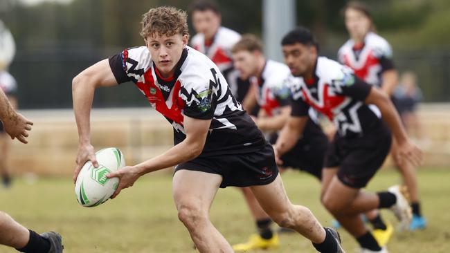 Xavier Cacciotti gets the Erindale attack flowing. Picture: Richard Dobson.