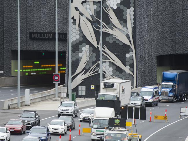 The Victorian Sheriff's Office conducts a large-scale operation on the Eastlink Tollway, using number plate recognition technology to identify drivers with outstanding warrants.