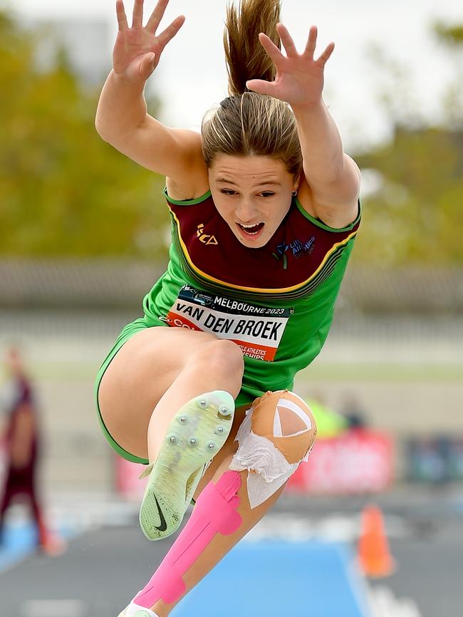 Bailey Van Den Broek (TAS) competes in the Girls Under 15 Heptathlon.