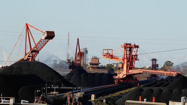 Australian coal and other mineral exports are carrying the economy. Photographer: Brendon Thorne/Bloomberg