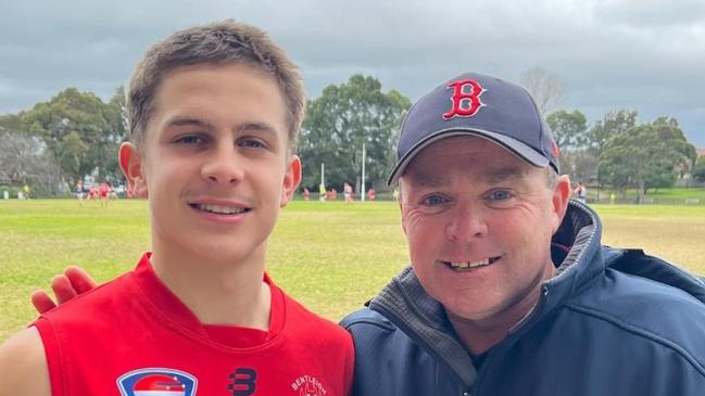 Willis Reidy (R) stands with Bentleigh coach Kristian Bardsley ahead of his senior debut.