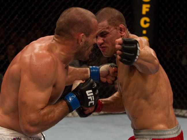 James Te Huna (R) remembers his wild first UFC fight against Igor Pokrajac (L). Picture: Josh Hedges/Zuffa LLC/Getty Images