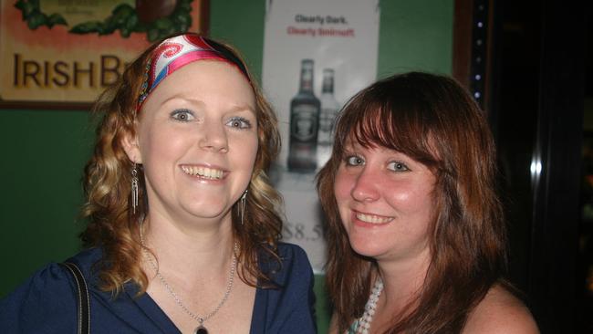 TCP TIMEOUT 11/2/2007 - Kat and Nat at Shenanigans Keywords / Pubs / Clubs / Timeout / People