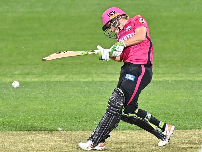 Healy crunches one to the rope in her matchwinning knock. Picture: Getty Images