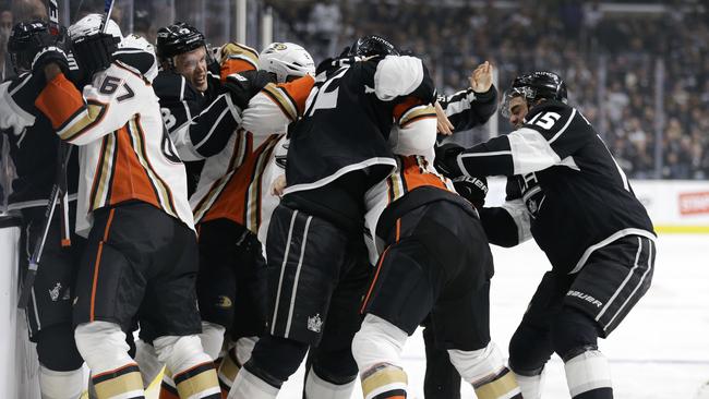 B/R Open Ice on X: The Ducks join the Kings in wearing custom Dia