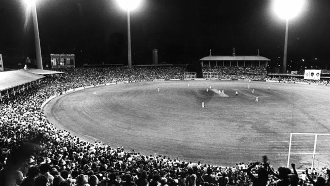 The lights go on for the first time at the SCG in 1978.