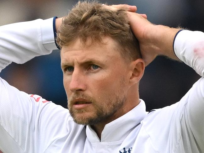 MANCHESTER, ENGLAND - JULY 22: England bowler Joe Root reacts after having Marnus Labuschagne dropped at slip during day four of the LV= Insurance Ashes 4th Test Match between England and Australia at Emirates Old Trafford on July 22, 2023 in Manchester, England. (Photo by Stu Forster/Getty Images)