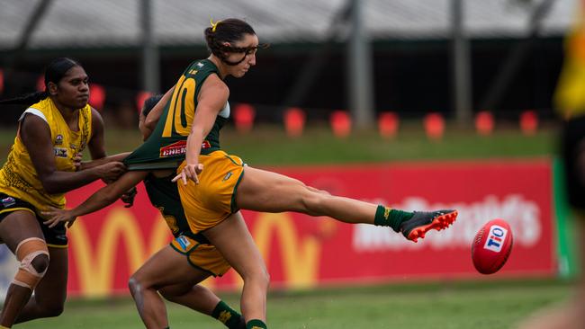 Sarah Humm in the St Mary's vs Nightcliff Tigers 2023-24 NTFL women's qualifying final. Picture: Pema Tamang Pakhrin