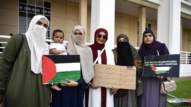 Arwa Fatima, Amina Fatima, Maryam Razi, Syeda Butool and Syeda Amatul Muneen attended a pro-Palestine protest outside of the NT Parliament house on Friday October 27 calling for a ceasefire 20-days into the Gaza conflict.