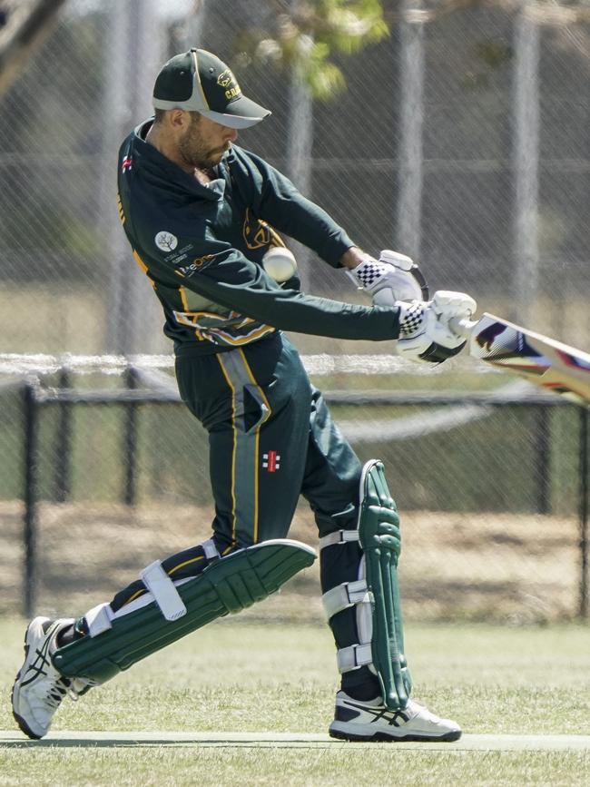 Gordon Waterfall batting for Carrum Downs.