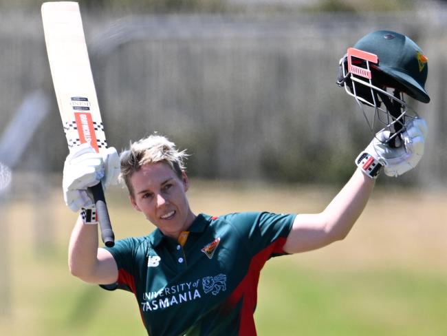 Elyse Villani after scoring a century for Tasmania this WNCL season. Photo by Steve Bell/Getty Images)