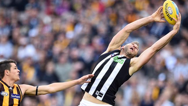 Travis Cloke takes a mark on Sunday. Picture: Getty Images.