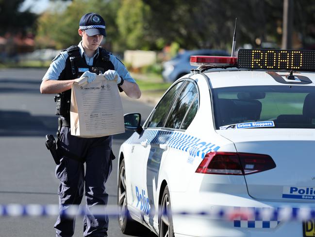 SUNDAY TELEGRAPH. APRIL 27, 2024. Pictured on Narcissus Ave in Quakers Hill is a crime scene where a man has died following a stabbing overnight. Picture: Tim Hunter.