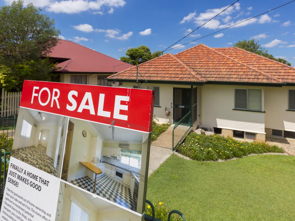 Aussies are missing out on thousands by not checking the home loan market. Picture: AAP Image/Glenn Hunt