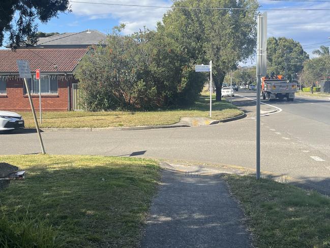 At Keysor Place, Milperra, a footpath stops abruptly after an intersection.