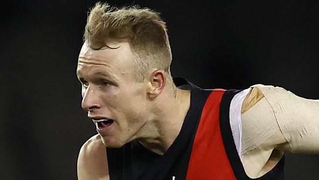 AFL Round 21. Western Bulldogs vs Essendon at Marvel Stadium, Melbourne.  08/08.2021.   Nick Hind of the Bombers charges through the middle during the 2nd qtr.     .  Pic: Michael Klein