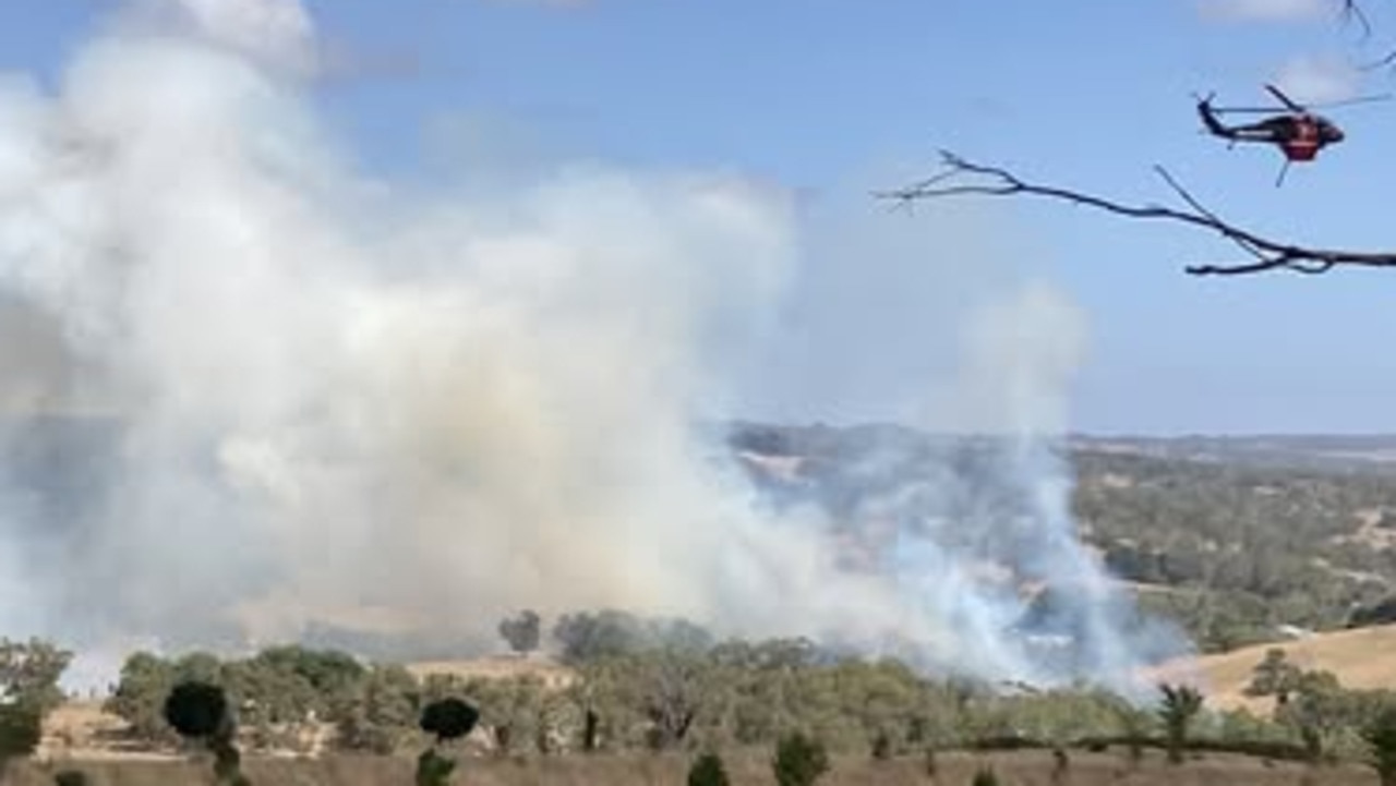 Leave now: Warning as fire threatens major freeway