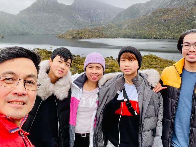 Victorian couple Nathan and Chei David were tragically killed in a head-on crash near Launceston, Tasmania. Pictured with their three sons. Picture: Facebook