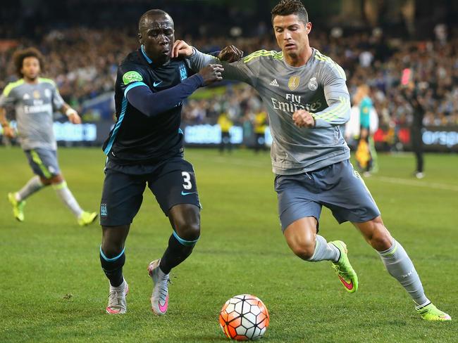 Cristiano Ronaldo caught on camera instructing Benzema where to pass the  ball during match - Football