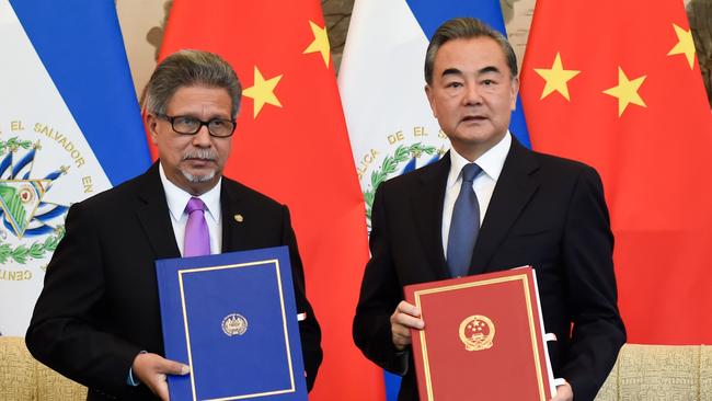 El Salvador's Foreign Minister Carlos Castaneda and Chinese counterpart Wang Yii. Picture: AFP