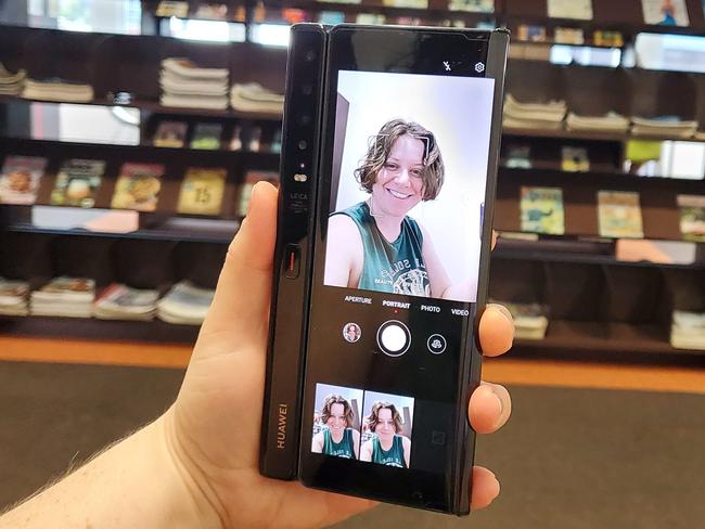 The phone doesn’t really have a back or front so the ‘selfie’ camera is the high quality ‘front’ camera.