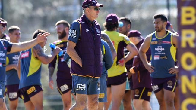 Bennett wants his players to believe in the opportunity. (AAP Image/Dave Hunt)