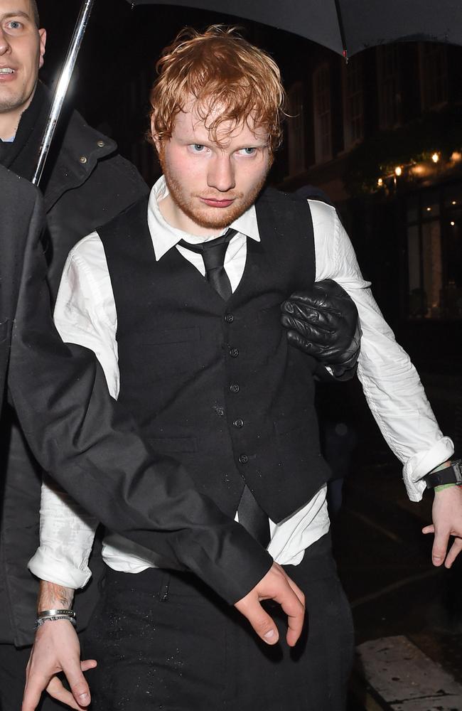 “Guysss, I can walks all by’s meeself.”