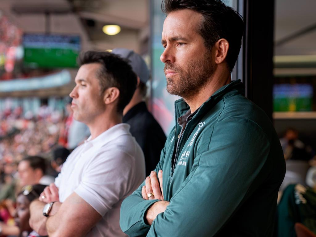 Rob McElhenney and Ryan Reynolds in Welcome To Wrexham.