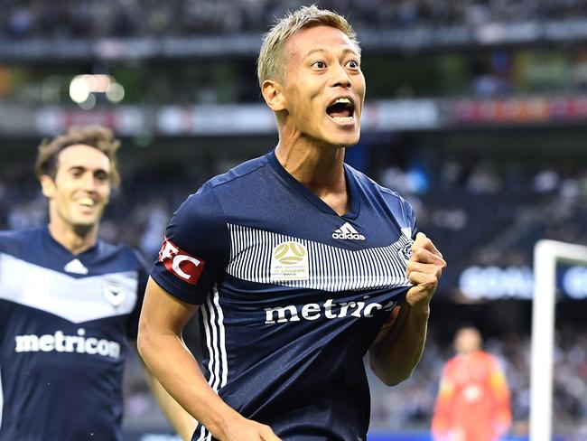 MELBOURNE, AUSTRALIA - DECEMBER 01: Keisuke Honda of the Victory celebrates scoring a goal during the Round 6 A-League match between Melbourne Victory and the Western Sydney Wanderers at Marvel Stadium on December 01, 2018 in Melbourne, Australia. (Photo by Quinn Rooney/Getty Images)