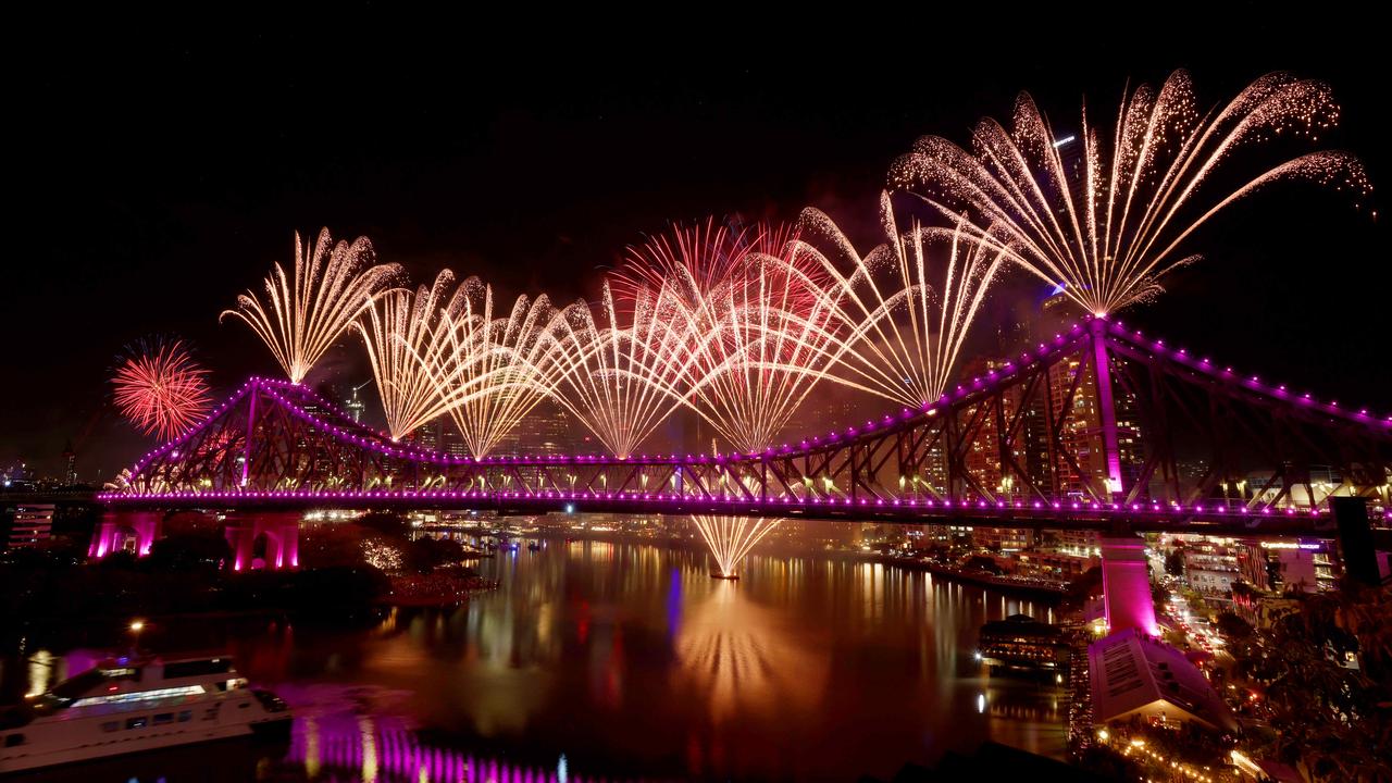 RiverFire seen from the cliffs above Howard Smith wharves. Photo Steve Pohlner