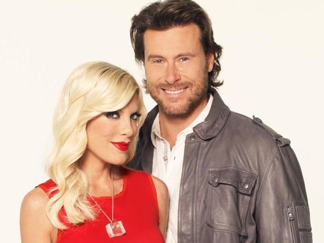 Actors Tori Spelling (L) and husband Dean McDermott from reality TV show 'Tori and Dean: Home Sweet Hollywood'.