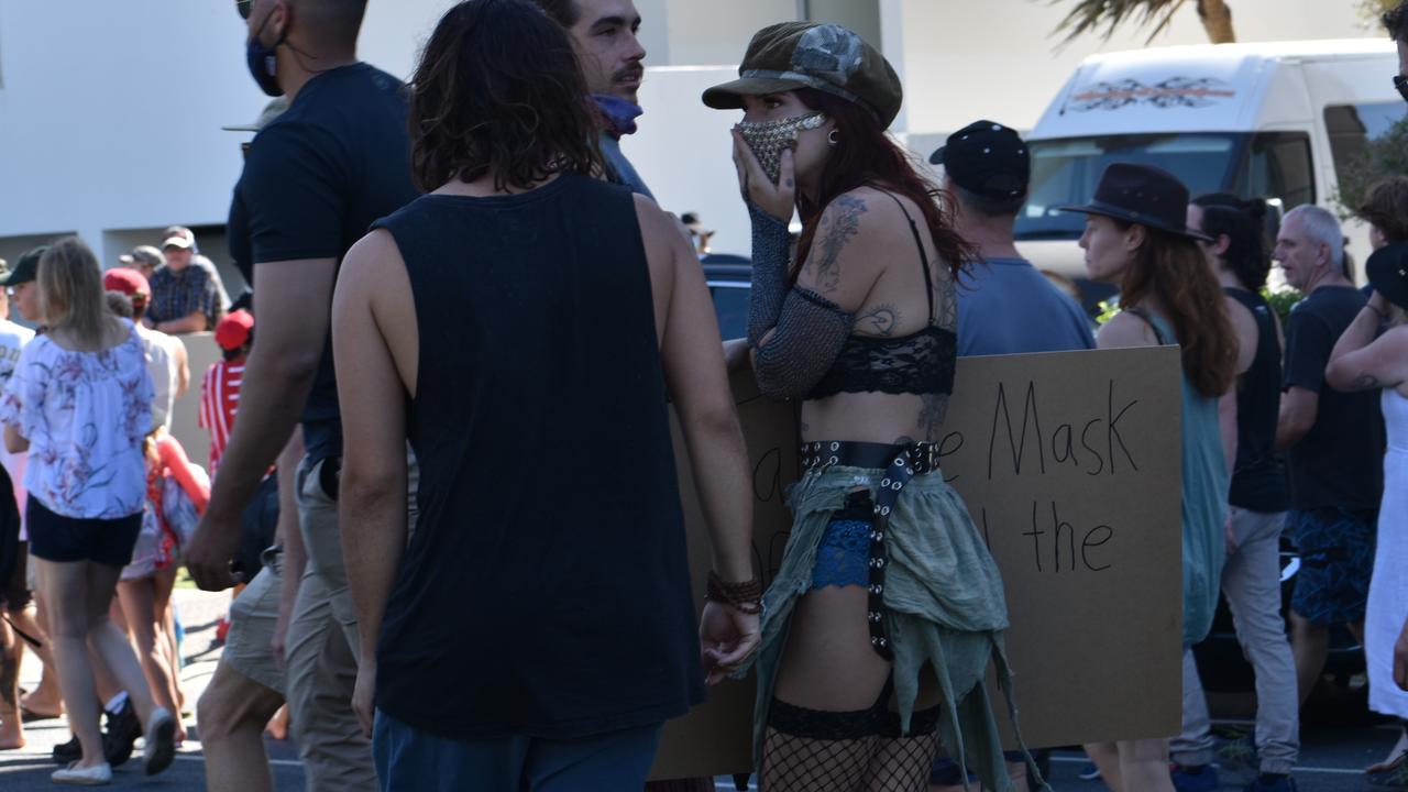 Protesters at the New South Wales Queensland border protesting the covid vaccine, the border rules and the New South Wales lockdown on August 22, 2021. Photo: Liana Walker