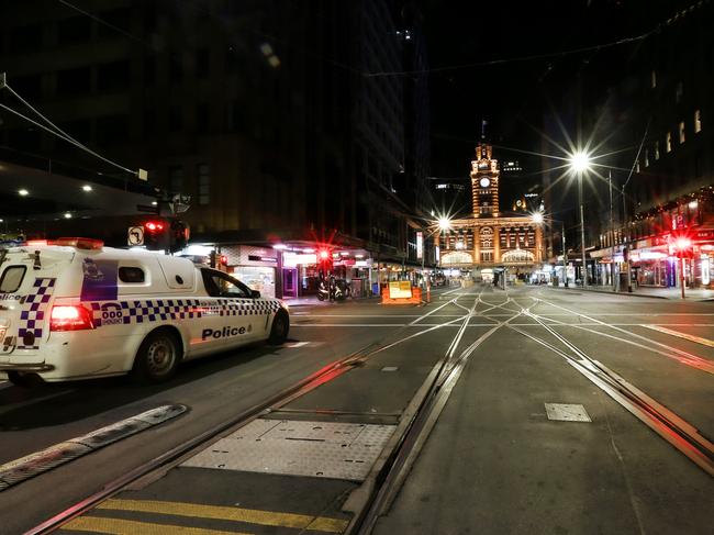 With the city of Melbourne and state of Victoria in the grip of a second wave of COVID-19, Melbourne residents now have a curfew from 8pm to 5am to be indoors for 6 weeks. Elizabeth Street at 8.41pm on Saturday night. Picture : Ian Currie