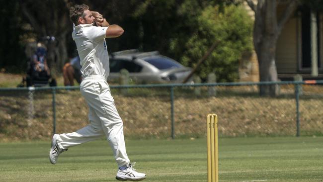 Jon Holland bowling for Frankston Peninsula on Saturday. Picture: Valeriu Campan