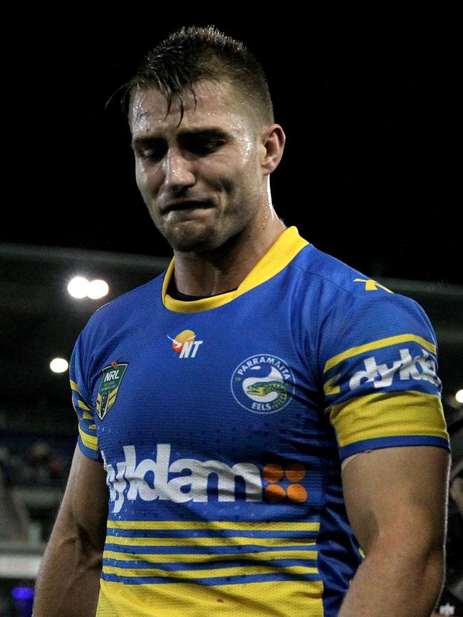 NEWCASTLE, AUSTRALIA — MAY 30: Kieran Foran of the Eels walks off injured during the round 12 NRL match between the Newcastle Knights and the Parramatta Eels.