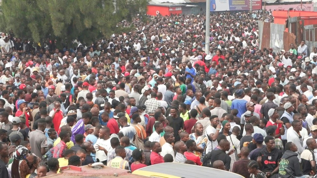 M23 addresses crowds in captured DR Congo city, as fighters advance