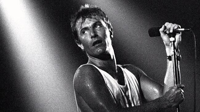 Singer James Reyne during Australian Crawl's farewell concert at Selina's nightclub at Coogee in 1986. Picture: Bob Barker