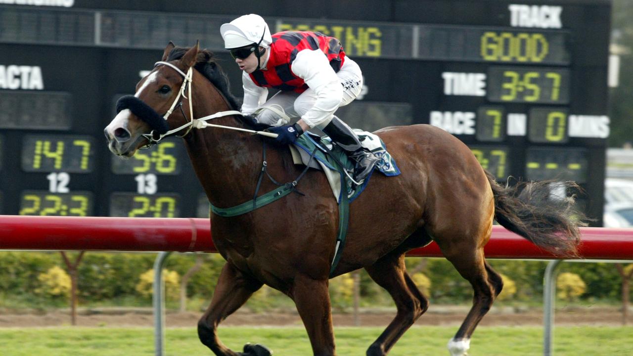 24/6/2004 Westpac Rescue Pacesetter Stakes 1200m at Gosford,winner no 15 Takeover Target.pic:Troy Bendeich