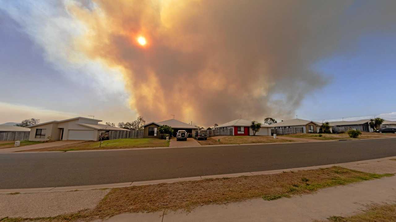 INFERNO: Large smoke cloud over Gracemere during evacuation. Picture: RUSSELL PROTHERO