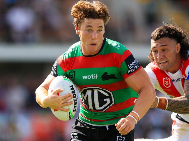 MUDGEE, AUSTRALIA - FEBRUARY 22: Jamie Humphreys of the Rabbitohs on his way to scoring a try during the 2025 NRL Pre-Season Challenge Charity Shield match between St George Illawarra Dragons and South Sydney Rabbitohs at Glen Willow Sporting Complex on February 22, 2025 in Mudgee, Australia. (Photo by Mark Evans/Getty Images)