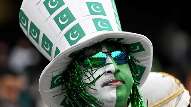 A Pakistani fan in full colour.