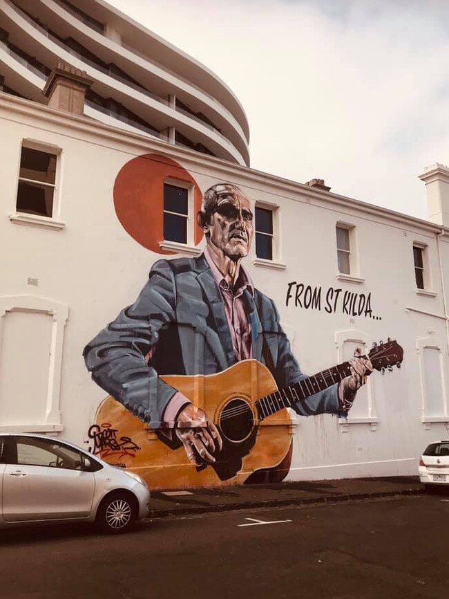 The Paul Kelly mural on the side of the Espy. Picture: The Great Music City, pre and post #metoo Facebook page