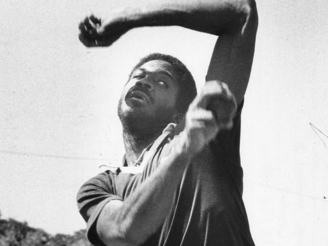 Legendary quick Michael Holding playing for Tasmania in the ‘80s.