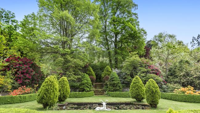 Botanical Gardens designer Baron von Mueller crafted the grounds.