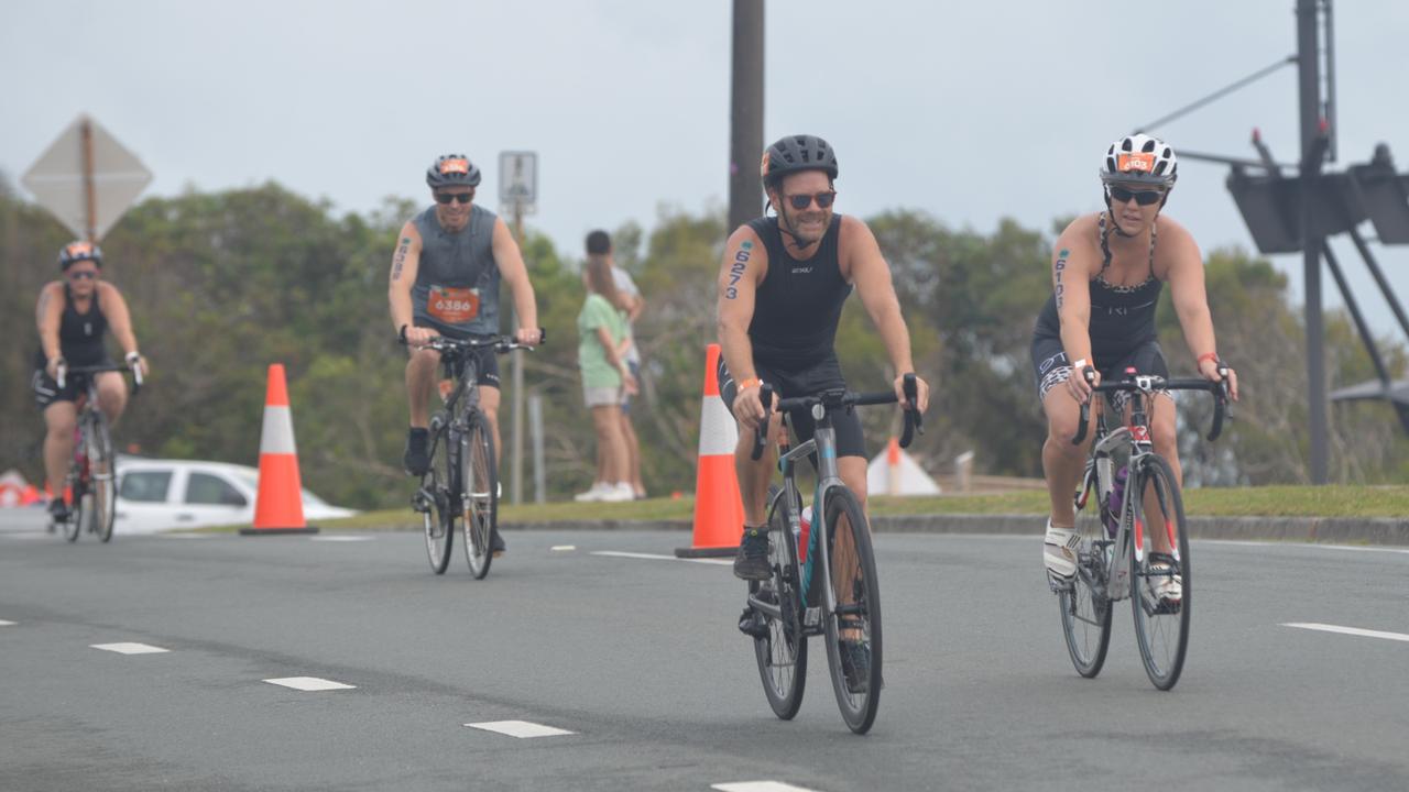 Drew Butler on the bike at the sprint event at the 2023 Mooloolaba Triathlon.