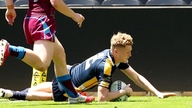 Westfields’ Cooper Sinclair scores a try in Westfield's 28-18 win over Hills. Picture: Toby Zerna