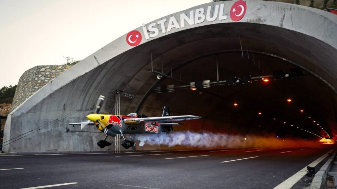 The plane flew through the 360 metre road tunnel.