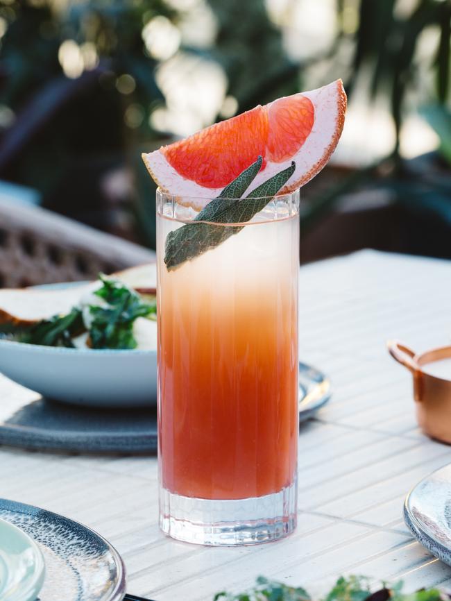 Grapefruit fizz cocktail.