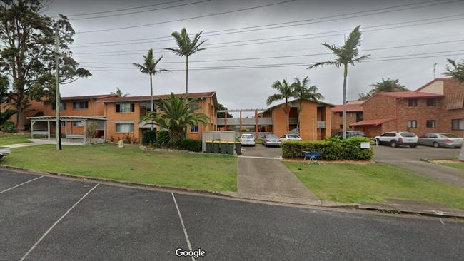 Levick and the witnesses were residing in the Bridge St units in Port Macquarie when the argument arose.